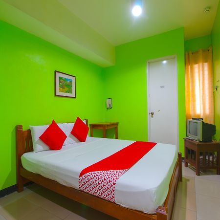 Oyo 677 Roseate Pensione Cebu Bagian luar foto