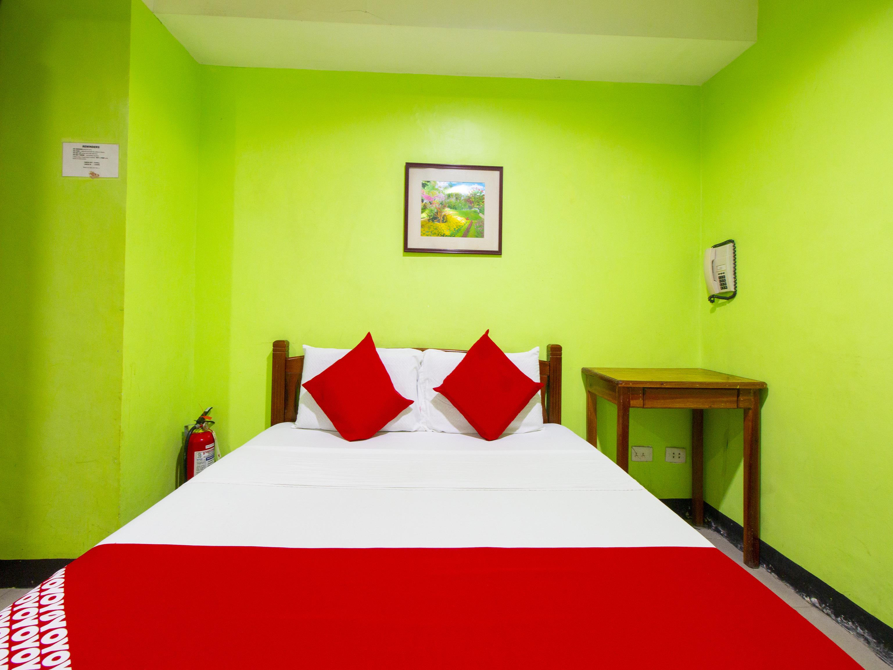 Oyo 677 Roseate Pensione Cebu Bagian luar foto