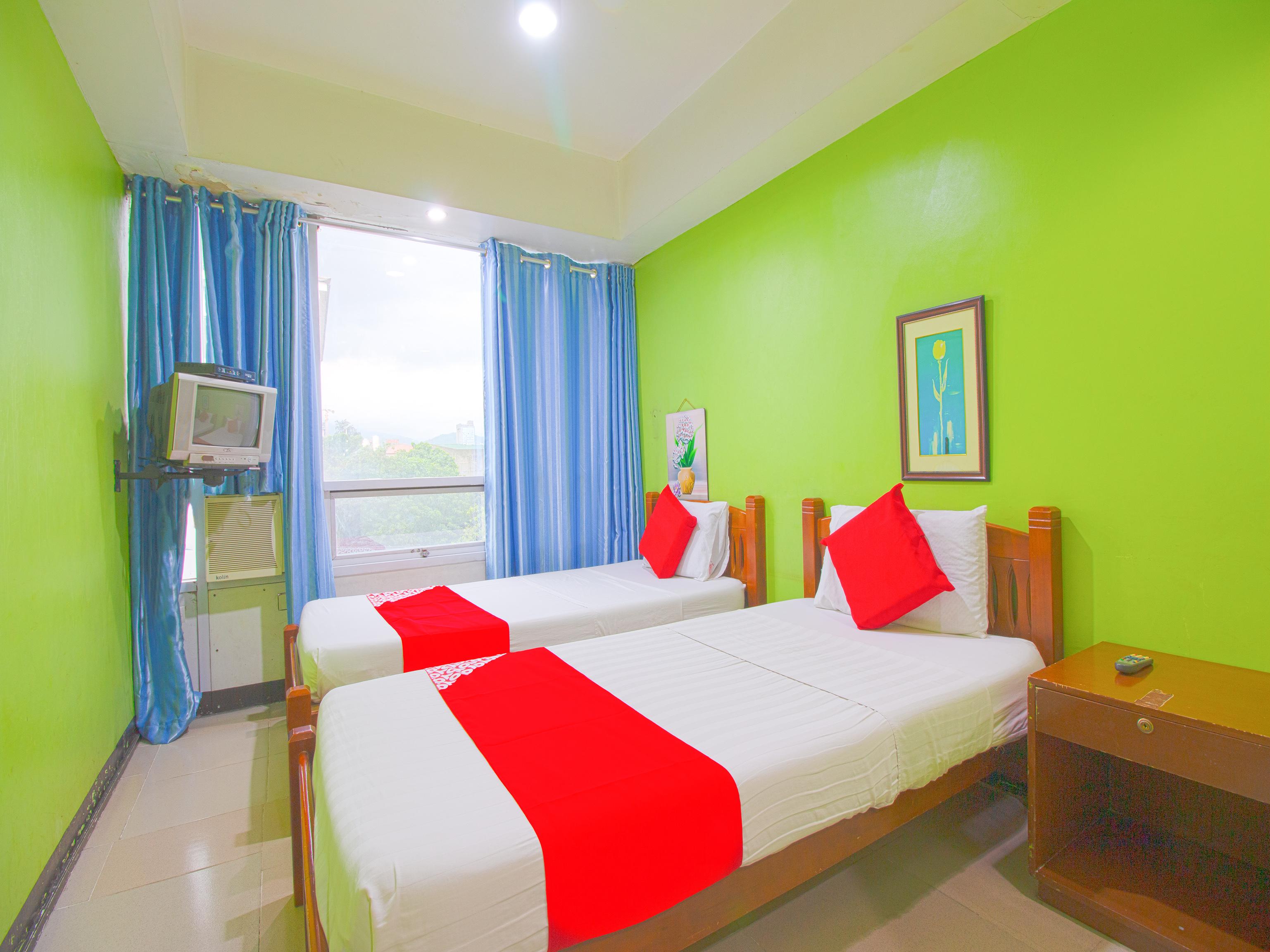Oyo 677 Roseate Pensione Cebu Bagian luar foto