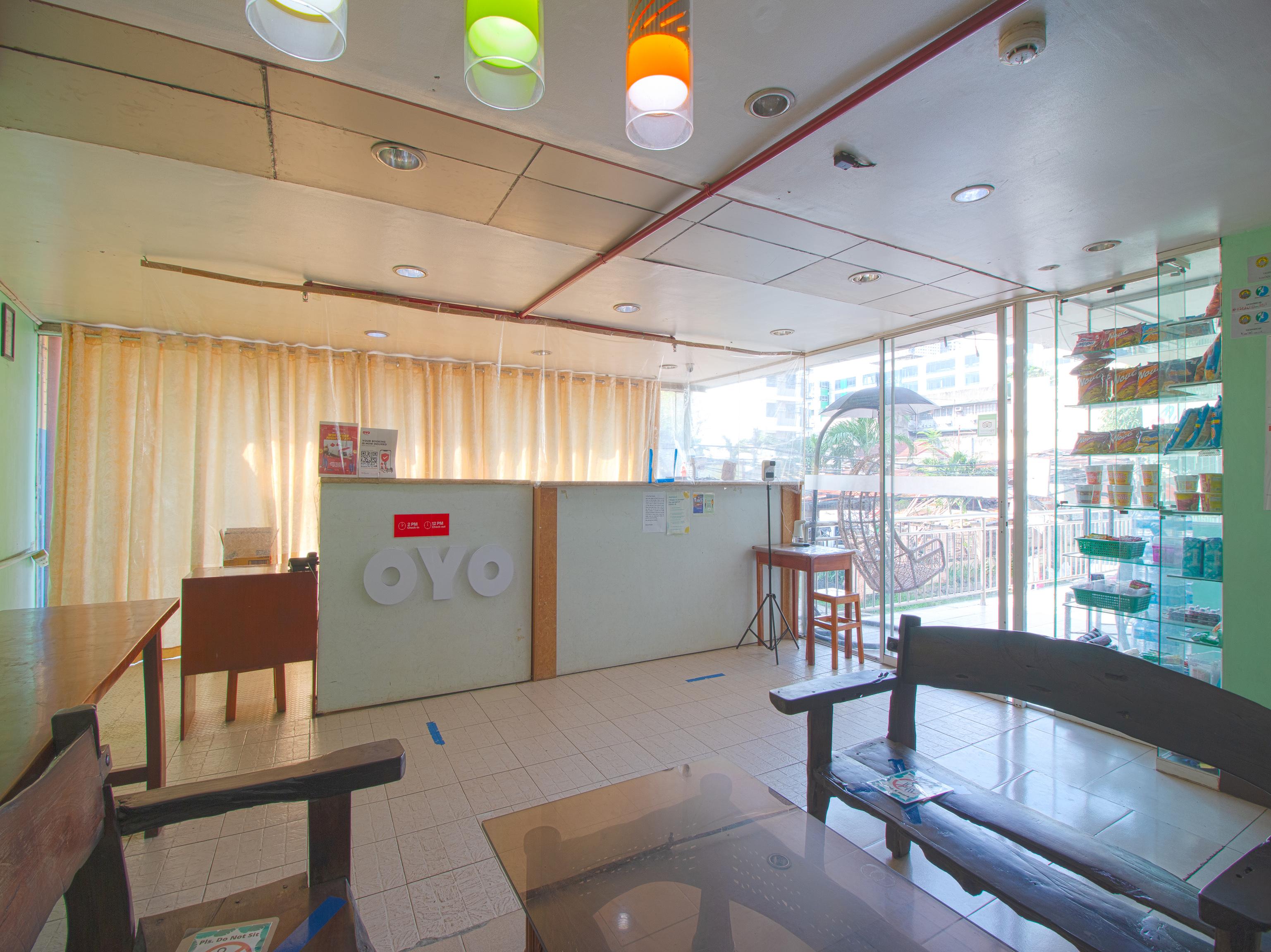 Oyo 677 Roseate Pensione Cebu Bagian luar foto